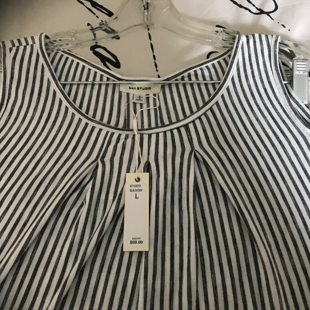 Cold Shoulder Top - Picture 3 of 7